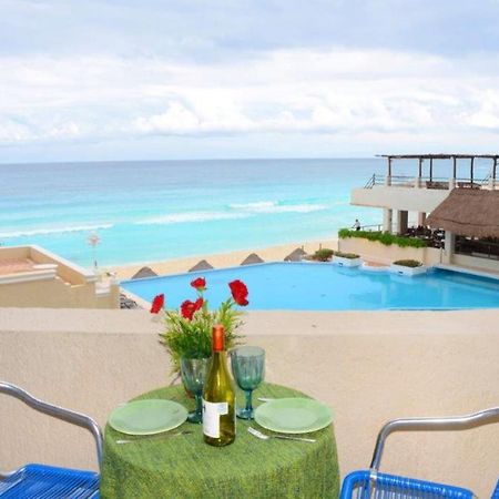 Ocean Front Suite, Balcony, Kitchen. Cancún Exteriör bild