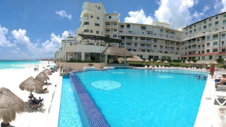 Ocean Front Suite, Balcony, Kitchen. Cancún Exteriör bild
