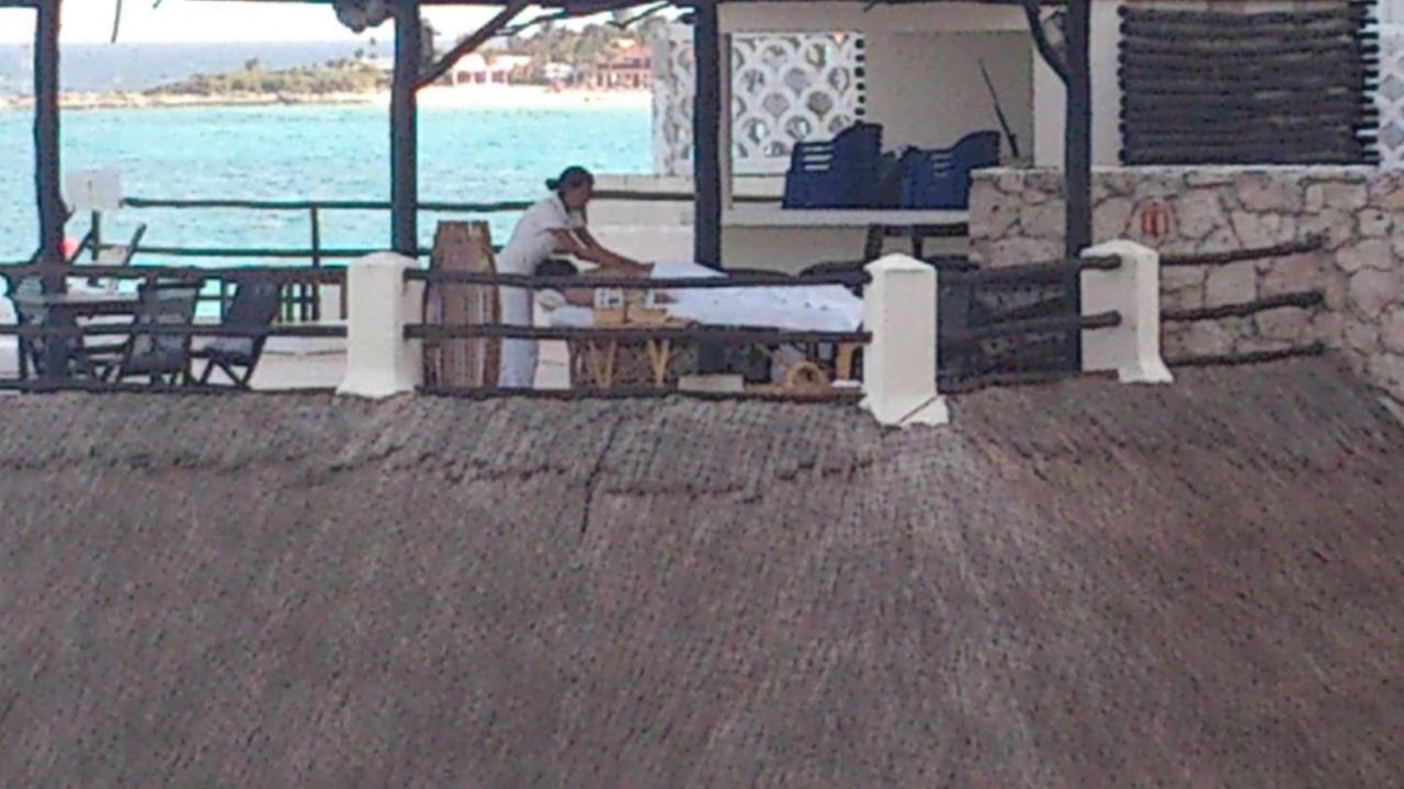 Ocean Front Suite, Balcony, Kitchen. Cancún Exteriör bild