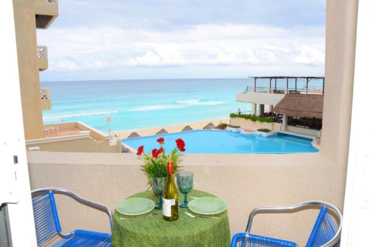 Ocean Front Suite, Balcony, Kitchen. Cancún Exteriör bild