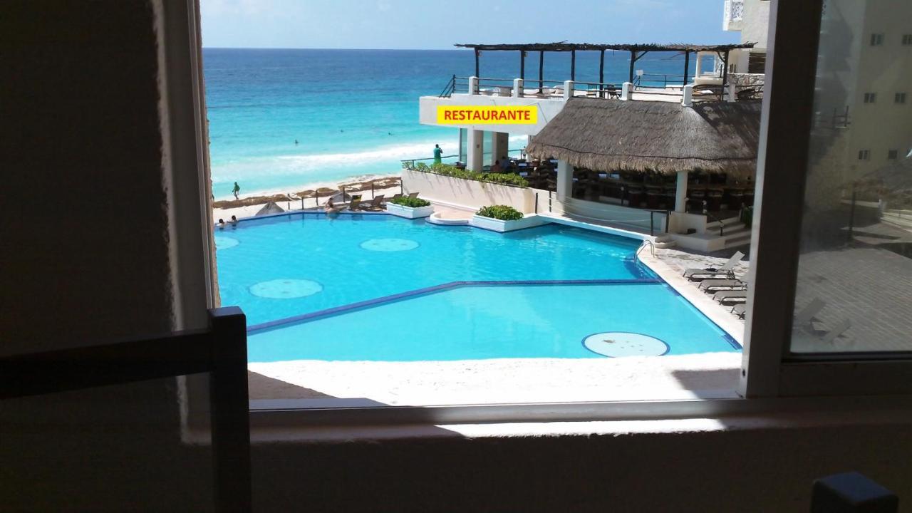 Ocean Front Suite, Balcony, Kitchen. Cancún Exteriör bild